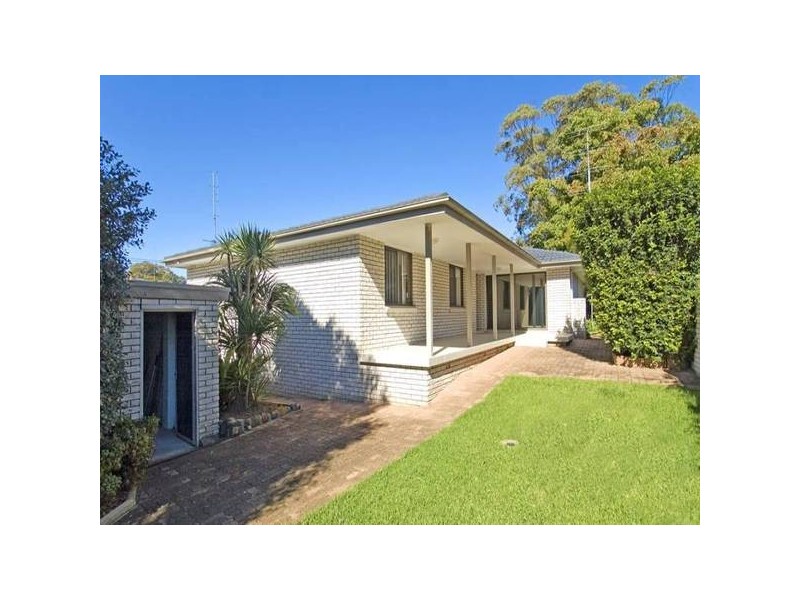8 Belford Avenue, Bateau Bay NSW 2261