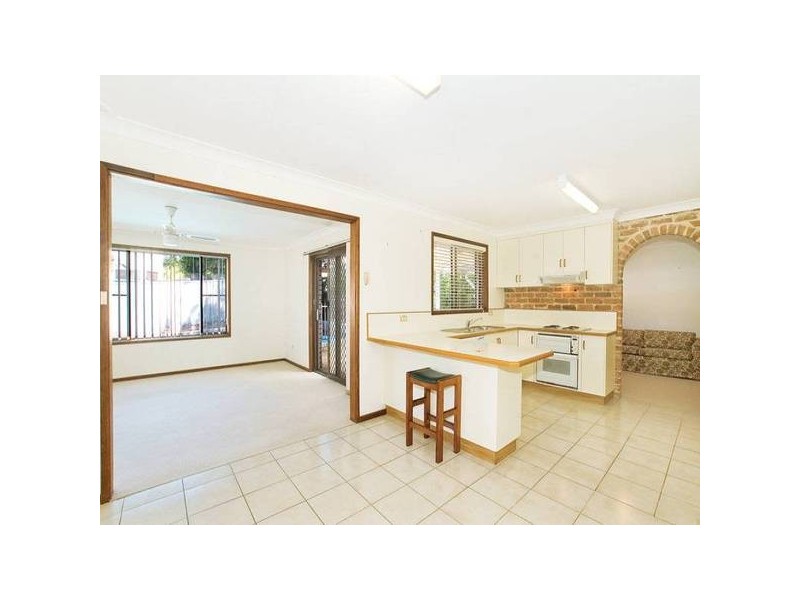 8 Belford Avenue, Bateau Bay NSW 2261