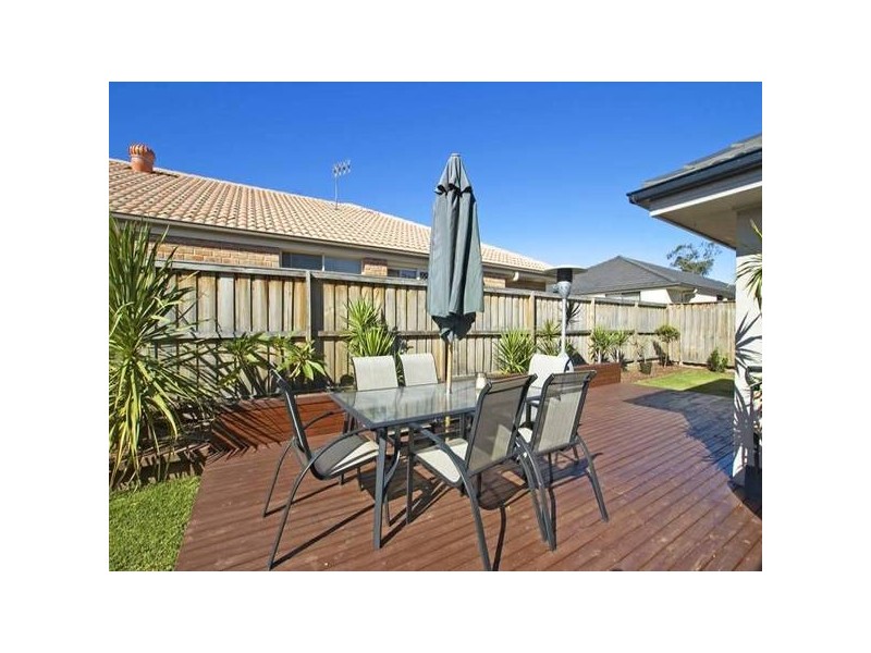 42 Bataan Circuit, Bateau Bay NSW 2261