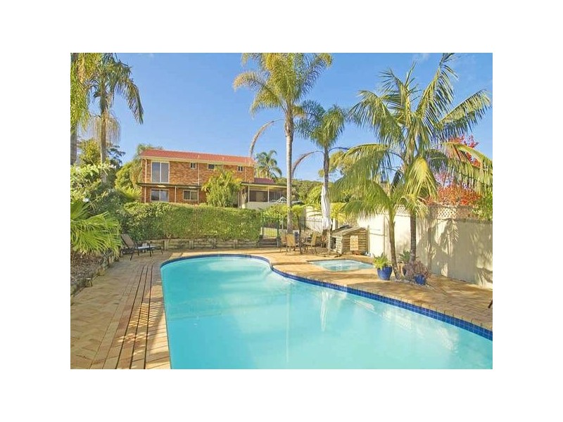 2 Parklands Close, Bateau Bay NSW 2261