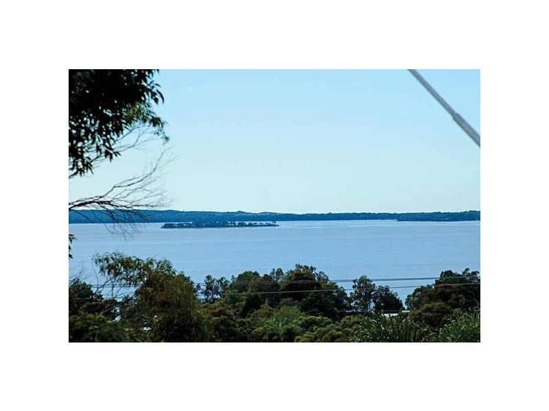 31 Hillside Drive, Berkeley Vale NSW 2261