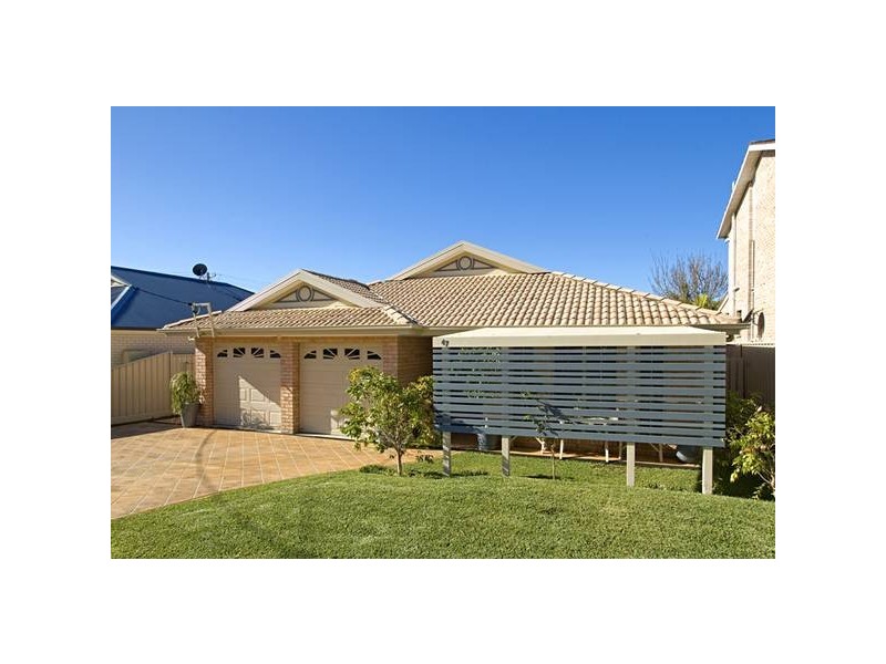 47 Sierra Avenue, Bateau Bay NSW 2261