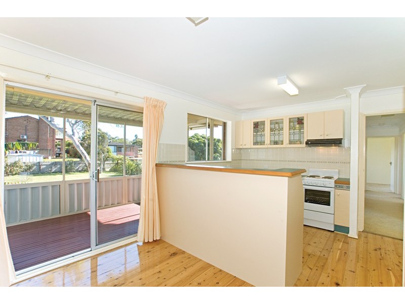 2 Gwydir Street, Bateau Bay NSW 2261