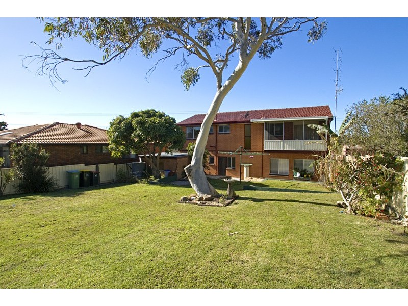 2 Gwydir Street, Bateau Bay NSW 2261