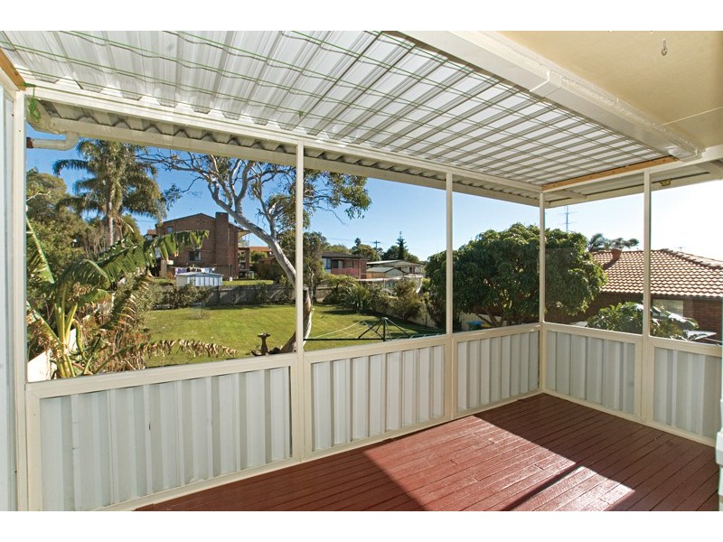 2 Gwydir Street, Bateau Bay NSW 2261