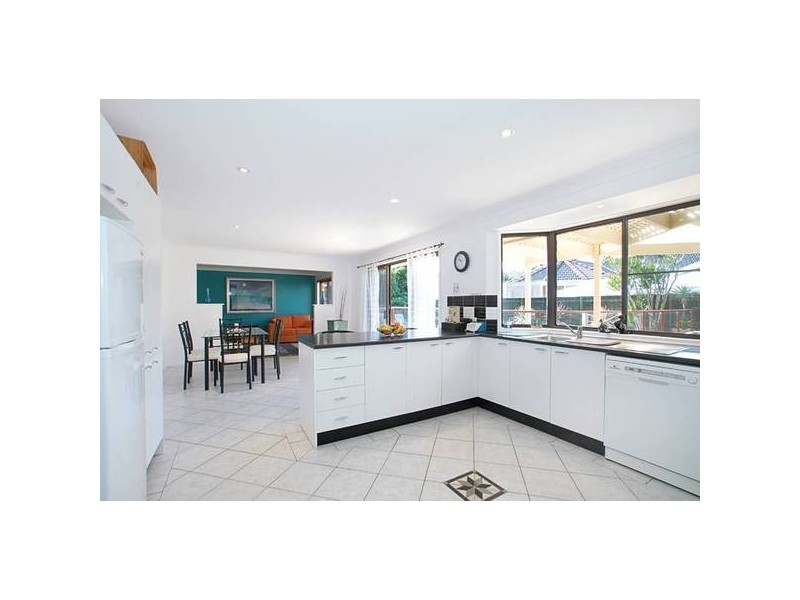 15 Viscount Close, Shelly Beach NSW 2261