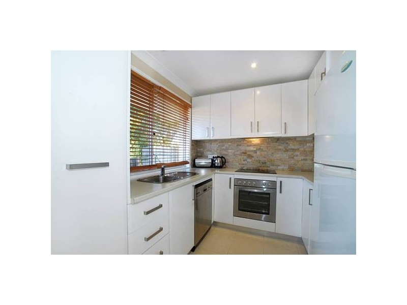 4 Lincoln Close, Bateau Bay NSW 2261