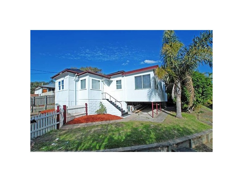 51 Forresters Beach Road, Forresters Beach NSW 2260