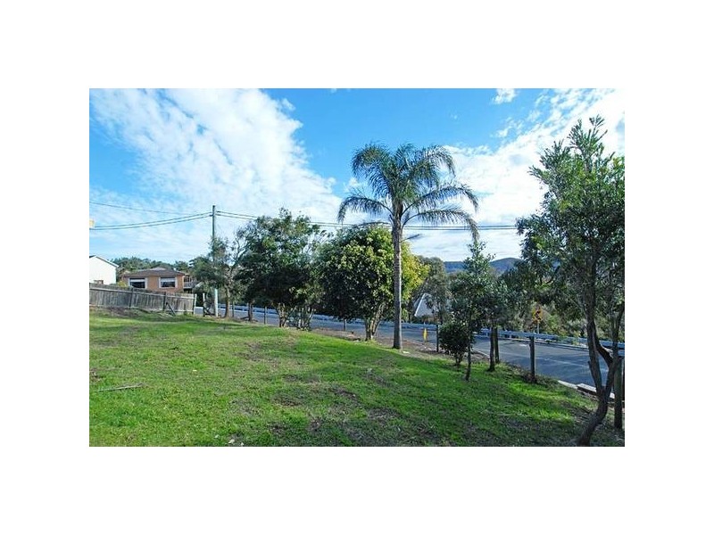 51 Forresters Beach Road, Forresters Beach NSW 2260