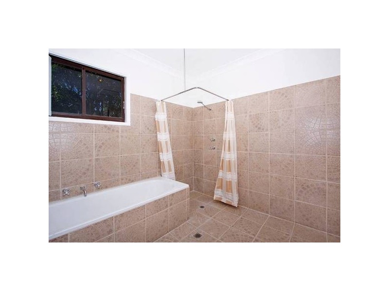 49 Berne Street, Bateau Bay NSW 2261