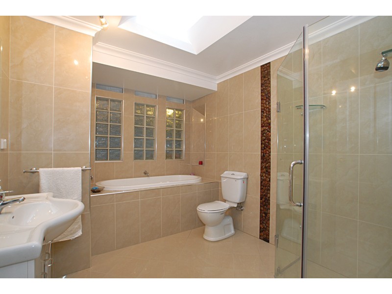 1 Bellevue Crescent, North Avoca NSW 2260