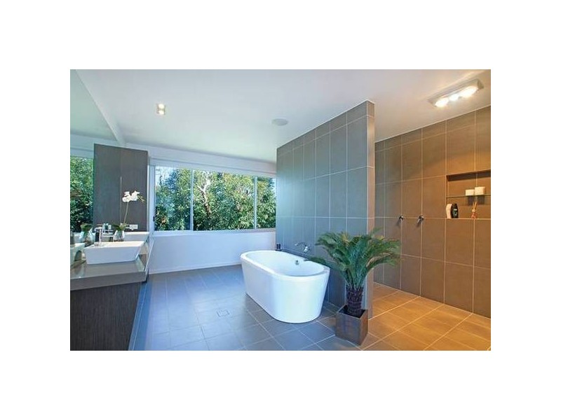 40 Coast Road, North Avoca NSW 2260