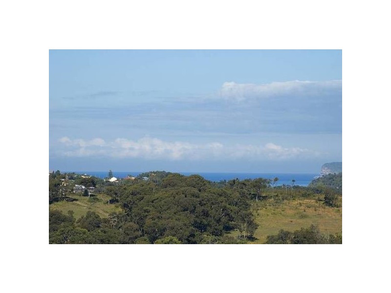 8 Valley View Road, Bateau Bay NSW 2261