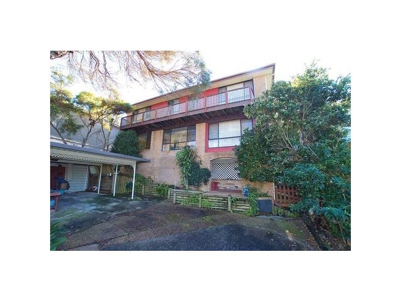 8 Valley View Road, Bateau Bay NSW 2261