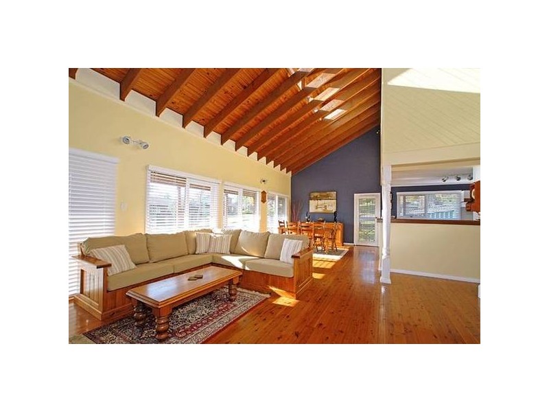 31 Waratah Street, Bateau Bay NSW 2261