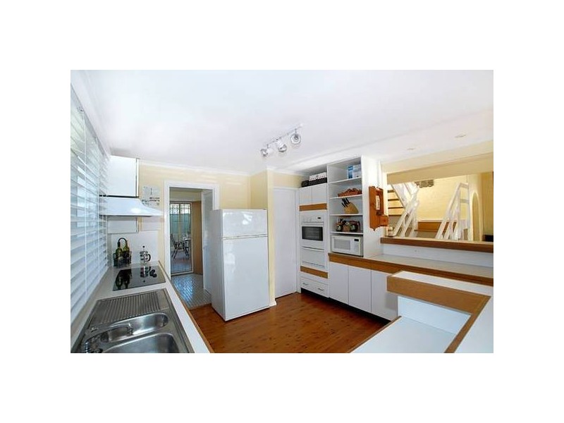 31 Waratah Street, Bateau Bay NSW 2261