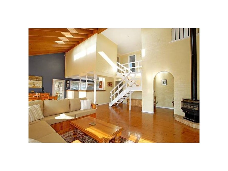 31 Waratah Street, Bateau Bay NSW 2261