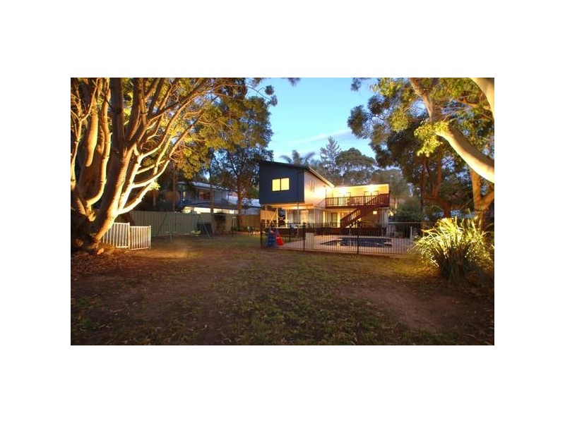 14 Shakespeare Avenue, Bateau Bay NSW 2261