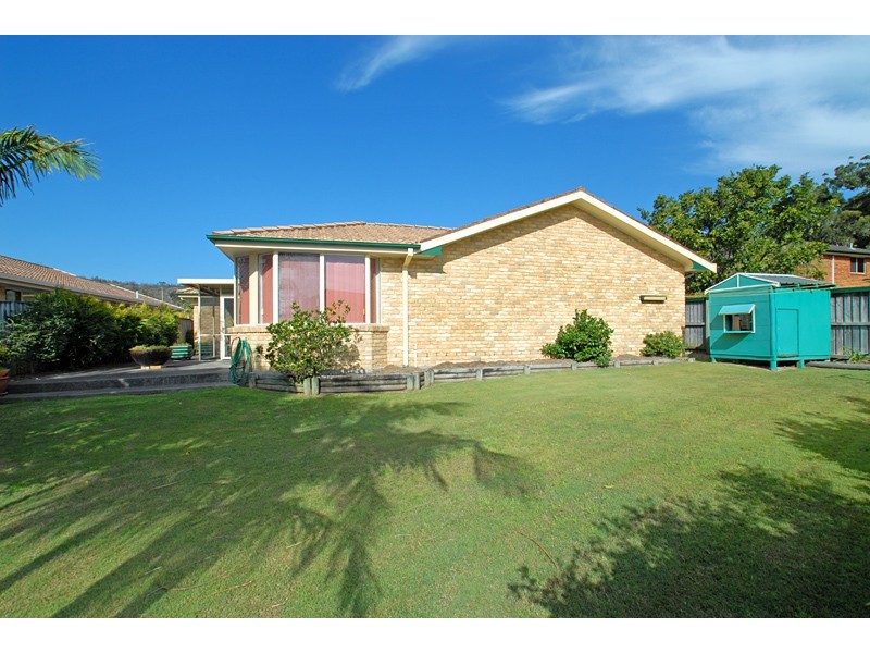1 Oceanside Close, Bateau Bay NSW 2261