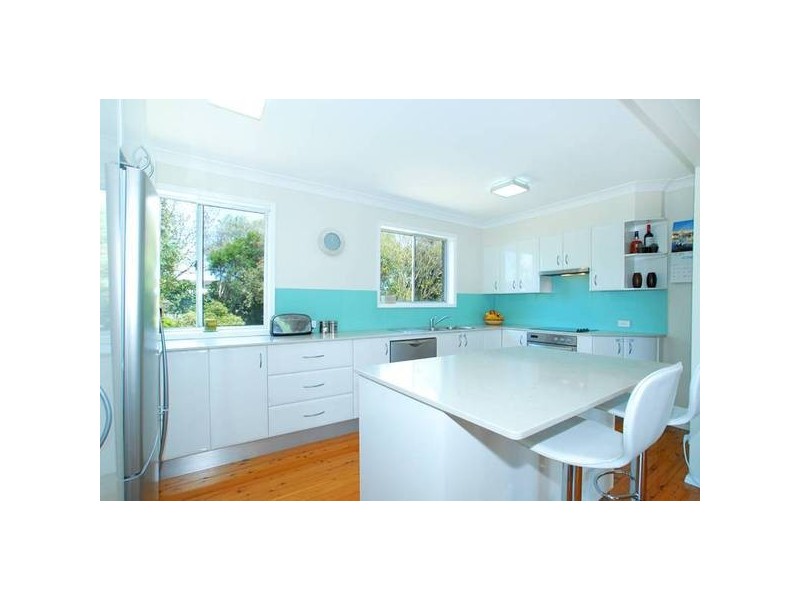 66 Old Gosford Rd, Wamberal NSW 2260