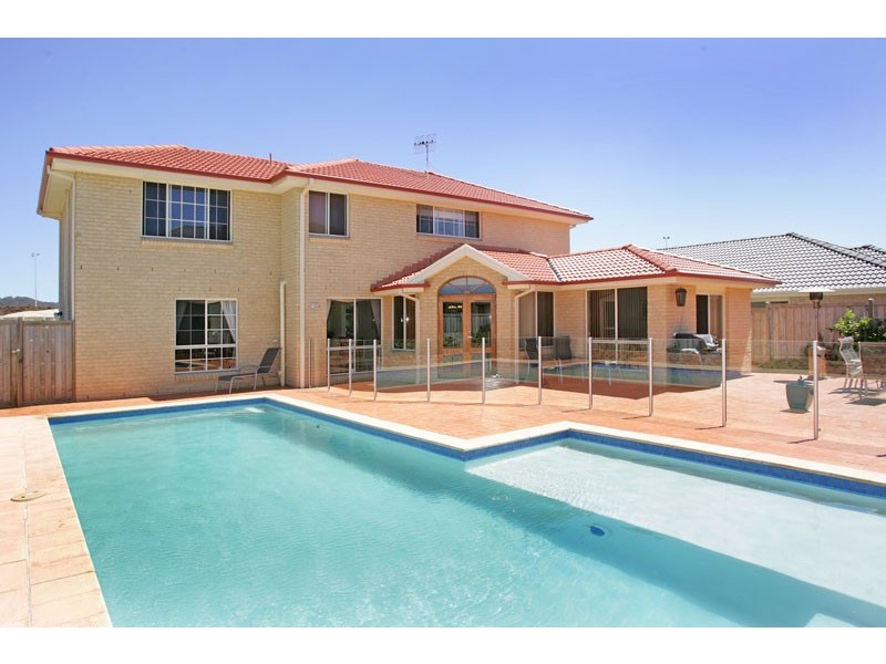 1 Waters Way, Bateau Bay NSW 2261