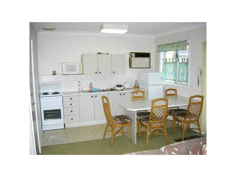 2/26 Tabletop Road, North Avoca NSW 2260