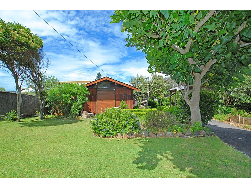 14 Coast Road, North Avoca NSW 2260