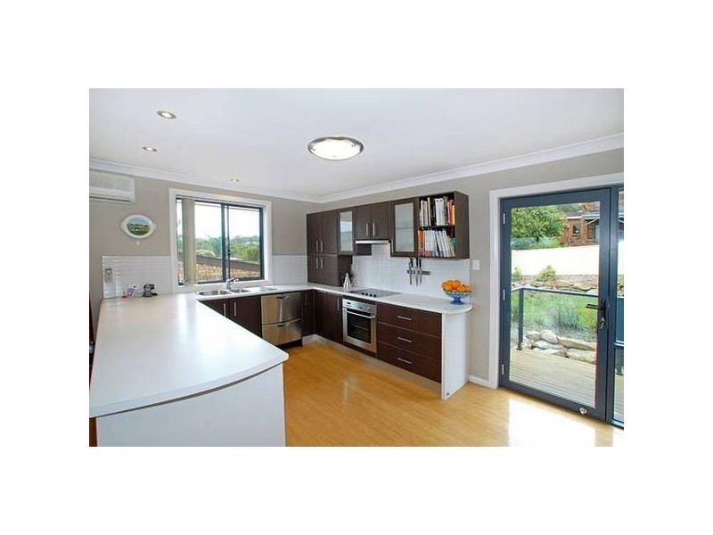10 Masefield Avenue, Bateau Bay NSW 2261
