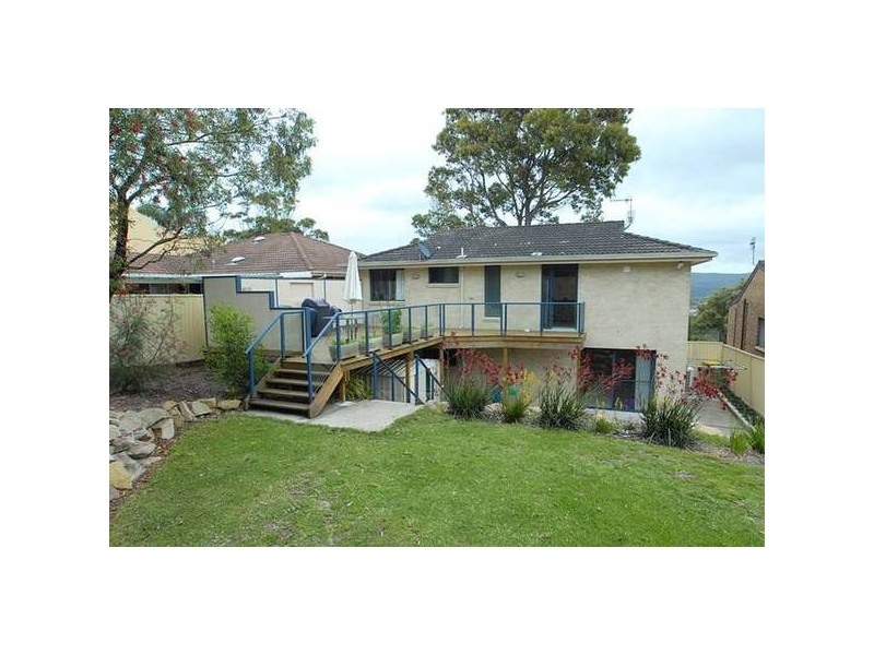 10 Masefield Avenue, Bateau Bay NSW 2261