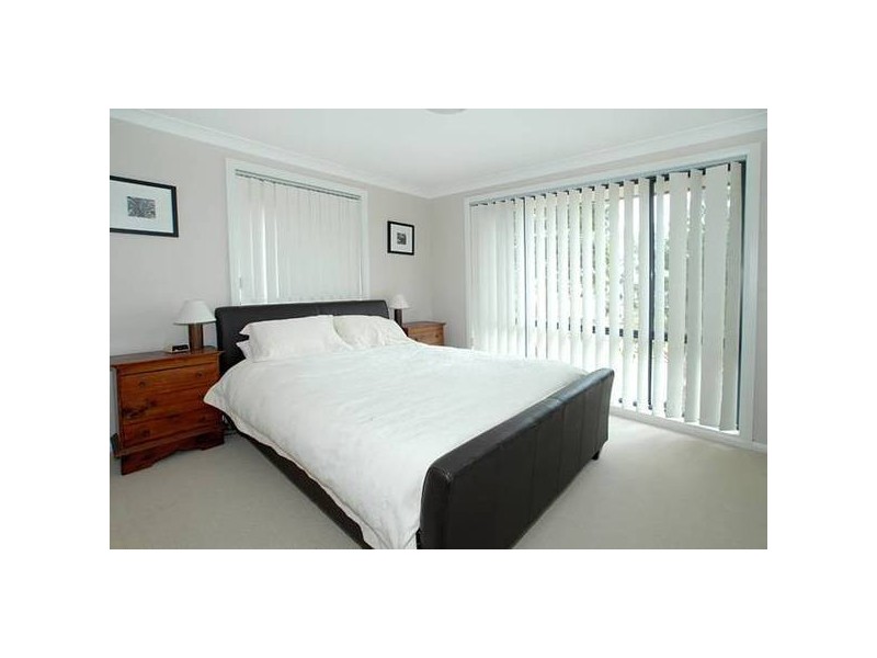 10 Masefield Avenue, Bateau Bay NSW 2261