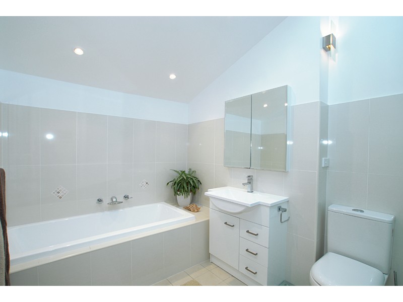 19 Mossman Avenue, Bateau Bay NSW 2261