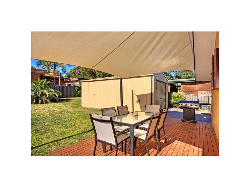 9 MacAuley Road, Bateau Bay NSW 2261