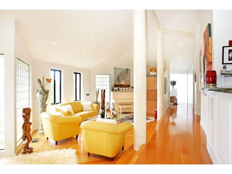 4 Curtis Close, Green Point NSW 2251