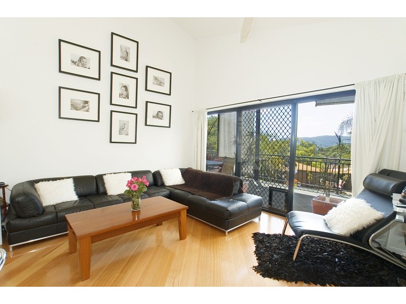 4 Curtis Close, Green Point NSW 2251