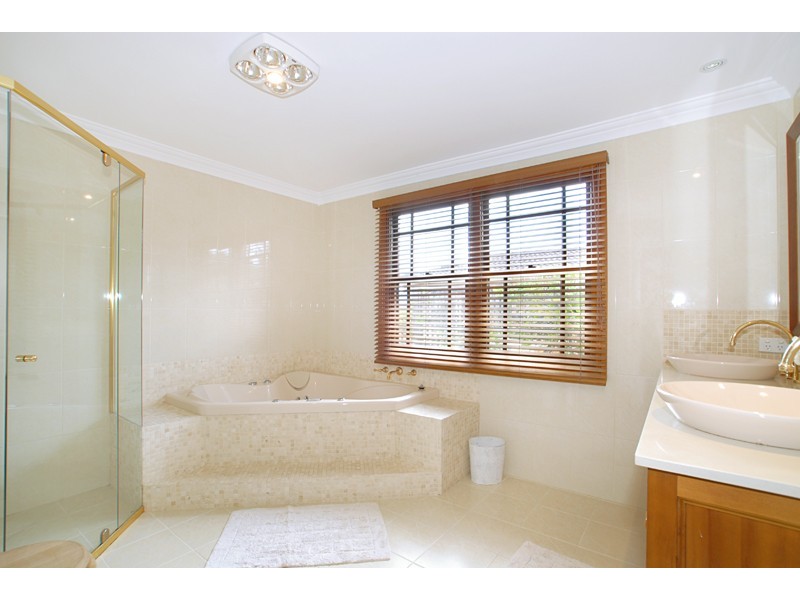 35 Asca Drive, Green Point NSW 2251