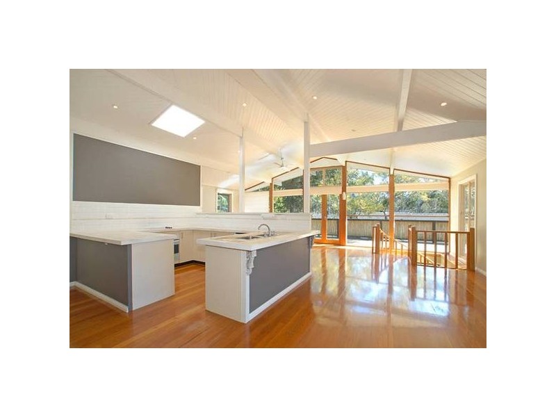 6 Mulawa Close, North Avoca NSW 2260