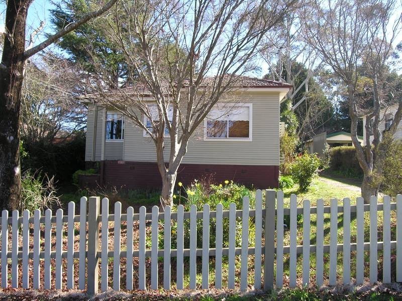 17 West End Street, Katoomba NSW 2780