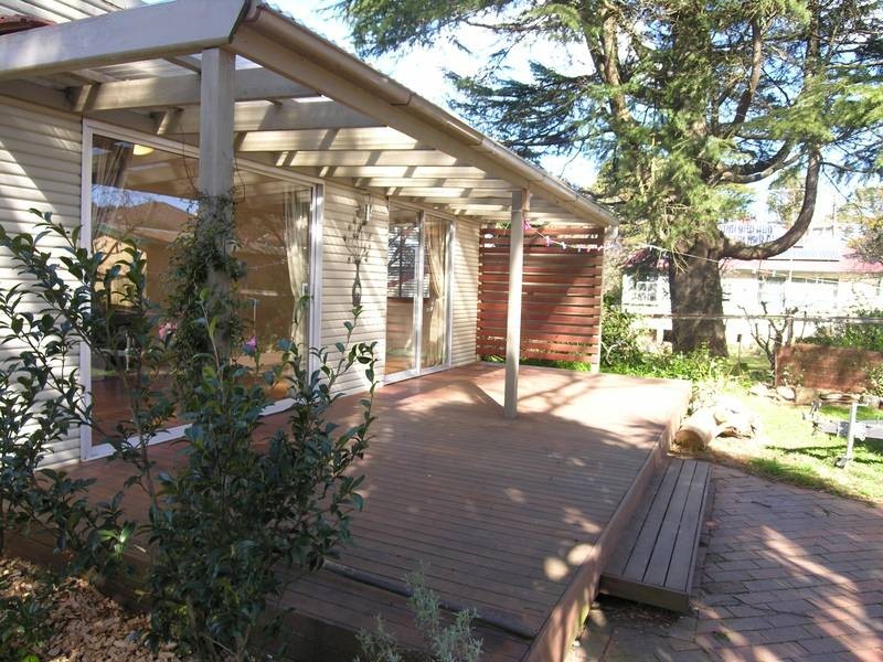 17 West End Street, Katoomba NSW 2780