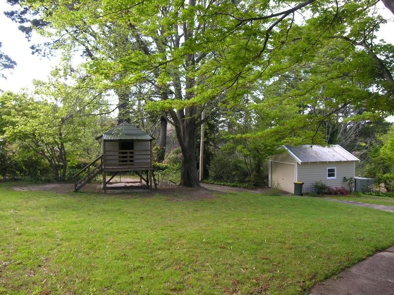 4 Armstrong Street, Wentworth Falls NSW 2782