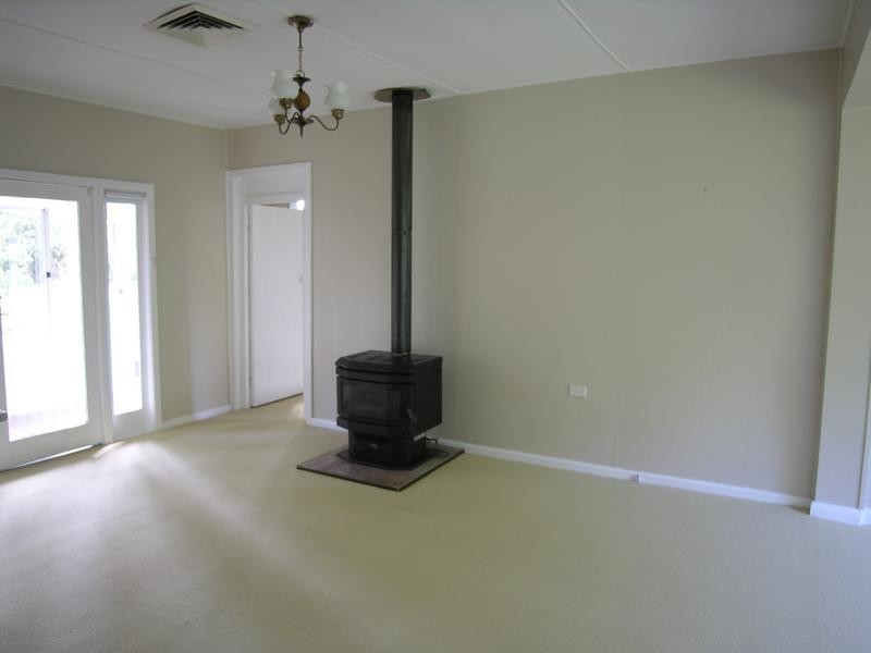 4 Armstrong Street, Wentworth Falls NSW 2782