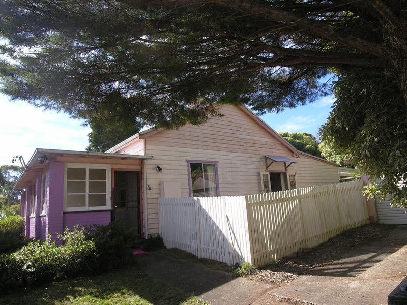 4 Neale Street, Katoomba NSW 2780