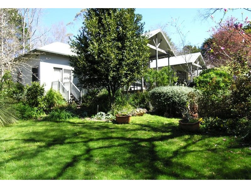 2 Balmoral Road, Leura NSW 2780