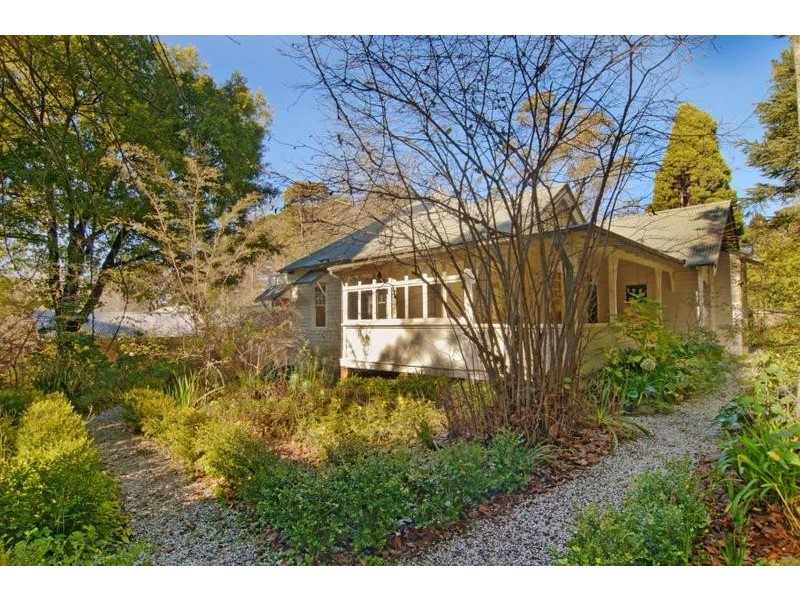 2 and 4 Balmoral, Leura NSW 2780