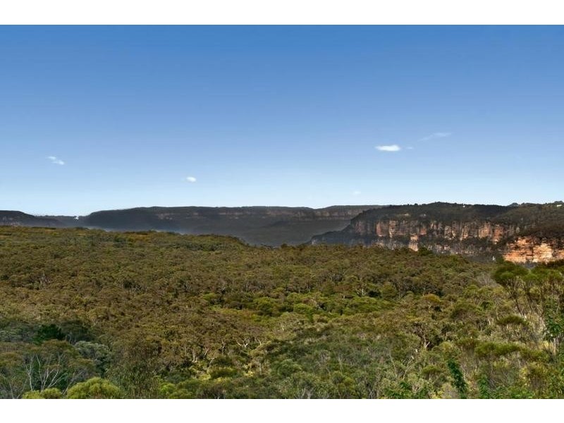 28 Maple Grove, Wentworth Falls NSW 2782