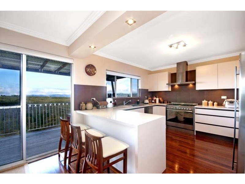28 Maple Grove, Wentworth Falls NSW 2782