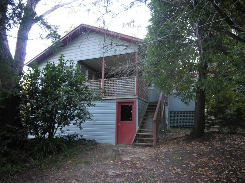 90 Valley Road, Wentworth Falls NSW 2782