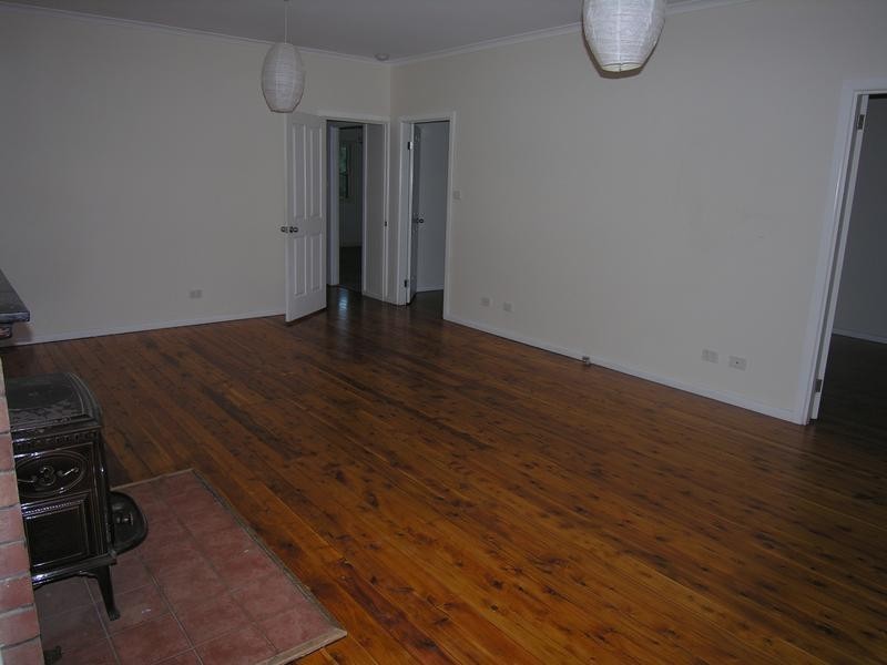 90 Valley Road, Wentworth Falls NSW 2782