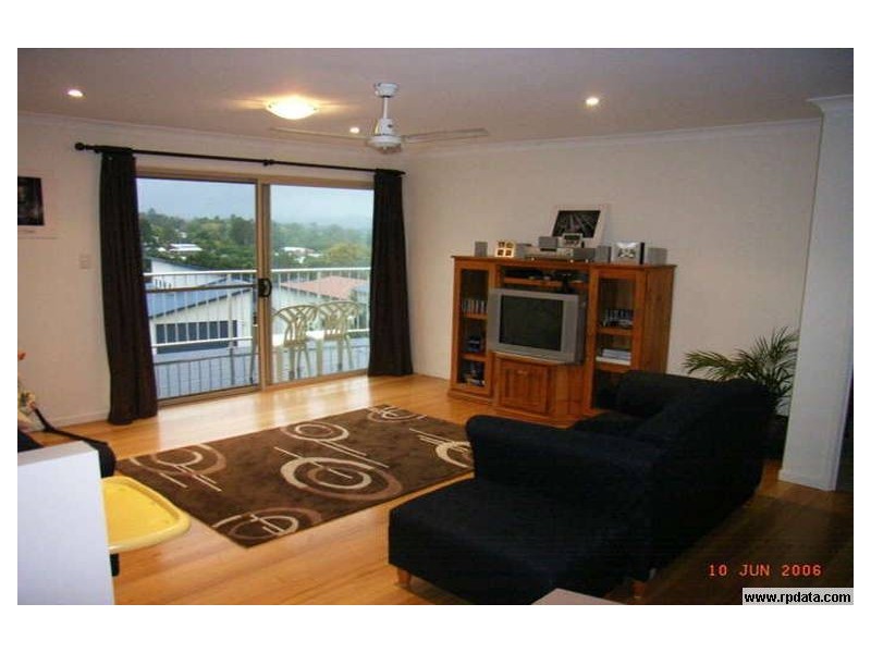 8 Dalzell Court, Nambour QLD 4560