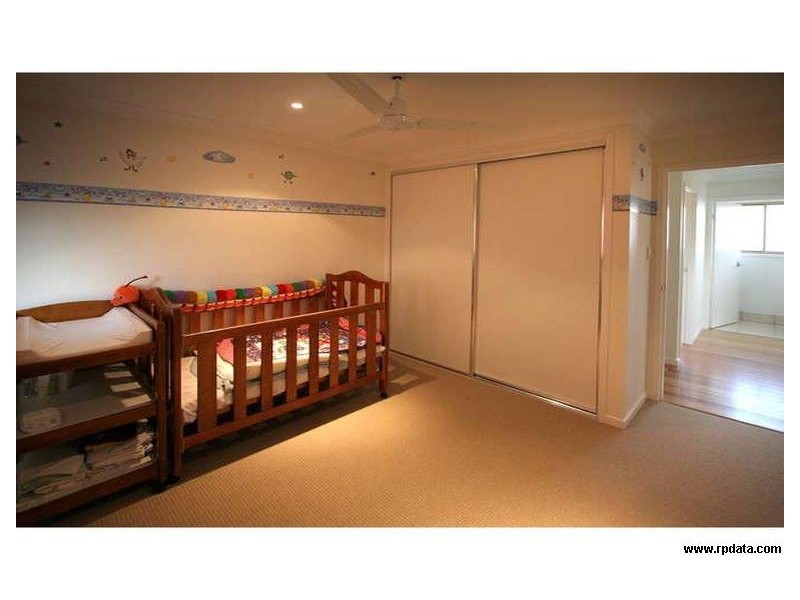 8 Dalzell Court, Nambour QLD 4560