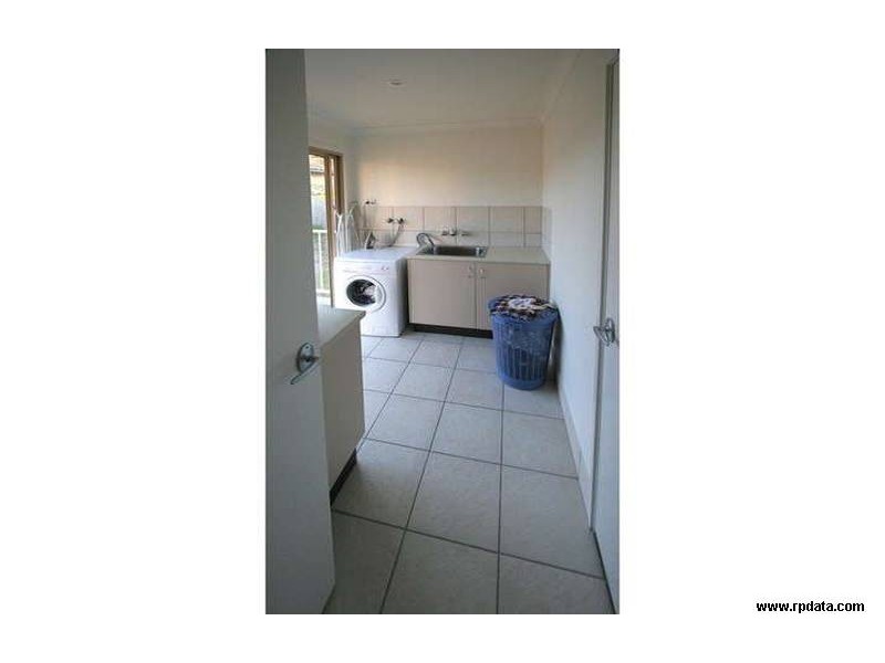 8 Dalzell Court, Nambour QLD 4560